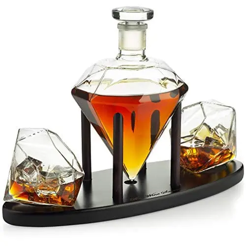 The Wine Savant Diamond-Cut Whiskey Decanter Set – 750 Ml With Two Crystal-Edged Glasses 1